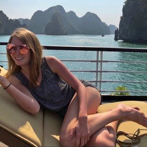 Meet your Posher, Joelle